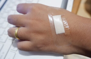 La solución para curar la herida de manera correcta y precisa Solusi Sembuhkan Luka Dengan Benar dan Tepat