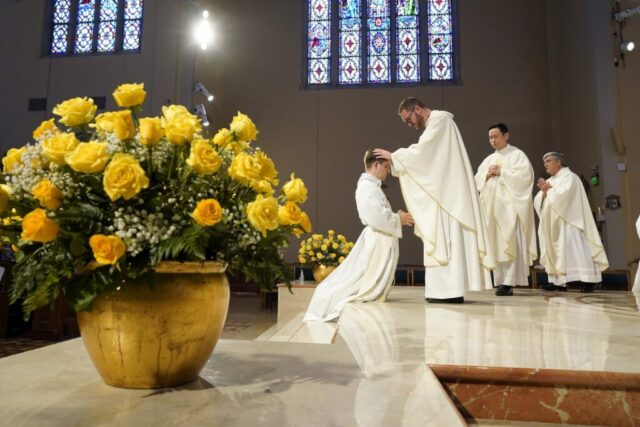 Embryo adoption, Jesus’ tunic, priesthood survey | Week in Review