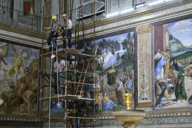 Creation, Last Judgment, stoves: Workers ready Sistine Chapel for conclave