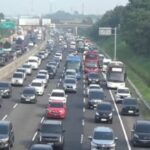 Kepadatan arus lalu lintas di Tol Cikampek