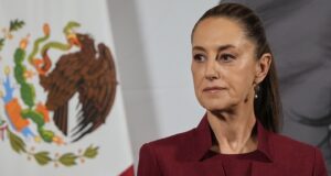 La presidenta de México dice que rechazó el plan de Trump de enviar tropas estadounidenses a través de la frontera Mexico's president says she rejected Trump's plan to send US troops across the border