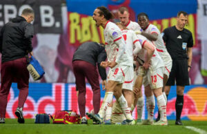 Poulsen está causando la celebración del FC Bayern el primer maestro Poulsen verhagelt dem FC Bayern die vorzeitige Meisterfeier