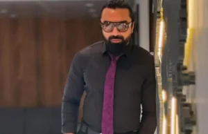 Ajaz Khan enfrenta cargos de violación en medio de la controversia de arresto domiciliario Ajaz Khan faces fresh trouble as actress accuses him of rape; FIR registered
