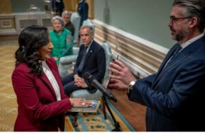 Canadá: el patrimonio indio Anita Anand juró como nuevo ministro de Asuntos Exteriores Indian heritage Anita Anand is Canada's new foreign minister; Sidhu sworn in as International Trade Minister