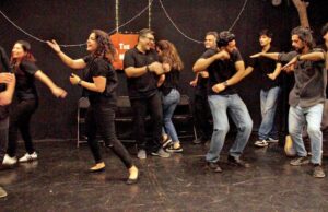 Es ‘Girls vs Boys’ en este evento de comedia de improvisación en Mumbai It's 'girls vs boys' at this improv comedy event in Mumbai