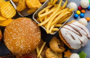 Solo 5 minutos de exposición a anuncios de comida chatarra pueden convencer a los niños para consumir más calorías: estudio Just 5 minutes of exposure to junk food ads may coax children to consume more calories: Study