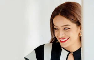 Reales: Lisa Mishra comparte la emoción de su padre por trabajar con Zeenat Aman Lisa Mishra on working with Zeenat Aman in Royals: ‘I’ll never forget the look on my dad’s face when I told him’