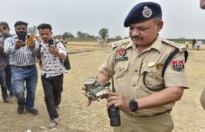 Tensiones de India-Pakistán: los distritos fronterizos permanecen en alerta máxima cuando los proyectiles no identificados llegaron a Punjab, hiriendo a civiles Explosion sounds, debris falling trigger panic in Punjab and Haryana amid growing India-Pakistan tensions