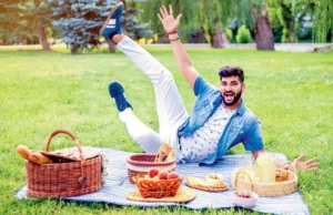 Verano 2025: Siga estos consejos para curar la canasta de picnic perfecta Follow these tips to curate the perfect basket for a summer picnic in Mumbai
