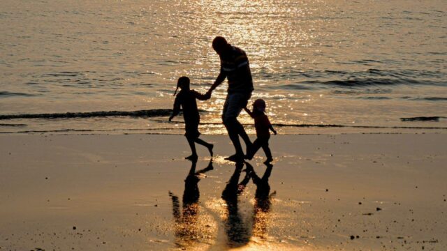 Head to these places in Mumbai to enjoy the sea breeze