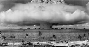 Revisión mensual | La búsqueda estadounidense de primacía nuclear: la doctrina de la contrafuerza y la ideología de la asimetría moral Monthly Review | The U.S. Quest for Nuclear Primacy: The Counterforce Doctrine and the Ideology of Moral Asymmetry