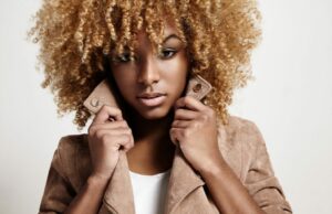 7 consejos para colorear rizos naturales sin arruinarlos 7 Tips For Coloring Natural Curls Without Ruining Them