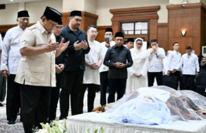 Llorza Eddie Marzuki Nalapraya, Prabowo: Es un verdadero patriota Melayat Eddie Marzuki Nalapraya, Prabowo: Beliau Patriot Sejati