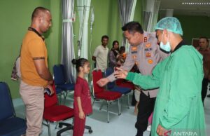 La Policía Regional de West Aceh realizó una operación de labio de hendidura gratuita para las personas en el Hospital General Cut Nyak Dhien La Policía Regional de West Aceh realizó una operación de labio de hendidura gratuita para las personas en el Hospital General Cut Nyak Dhien