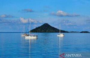 Turistas interesantes hasta la frontera a través de la navegación de yates a Natuna Turistas interesantes hasta la frontera a través de la navegación de yates a Natuna