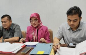 122 Maestros en la Universidad de cuadros de Palembang Bangsa Rechazan la cancelación de S2 Grado 122 Maestros en la Universidad de cuadros de Palembang Bangsa Rechazan la cancelación de S2 Grado