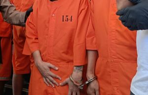 Tres miembros de la policía de Denpasar fueron detenidos después de que murió el caso de un prisionero Tres miembros de la policía de Denpasar fueron detenidos después de que murió el caso de un prisionero