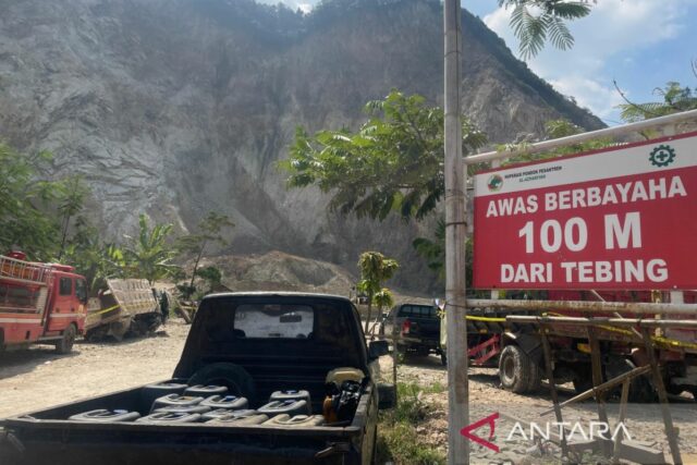 La ubicación de la mina de excavación en la montaña del caballo se cerró oficialmente al público después del deslizamiento de tierra

