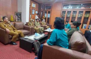 Pobreza de prensa, el gobierno de la ciudad de Probolinggo maximiza las escuelas de las personas y las cooperativas rojas y blancas Pobreza de prensa, el gobierno de la ciudad de Probolinggo maximiza las escuelas de las personas y las cooperativas rojas y blancas