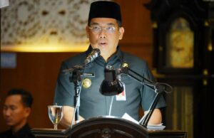 Discutido decisivamente la dirección del desarrollo, el alcalde de Probolinggo transmitió dos regulaciones de dolores importantes en el plenario DPRD Discutido decisivamente la dirección del desarrollo, el alcalde de Probolinggo transmitió dos regulaciones de dolores importantes en el plenario DPRD