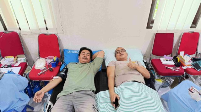 Conmemorando a Hari Bhayangkara, Policía y Probolinggo periodistas Compact Blood Donation

