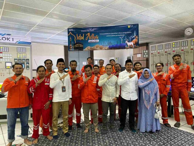 Gestión de PLN Indonesia Power UBP Grati Celebrando Eid al -adha con inspección y adoración juntos

