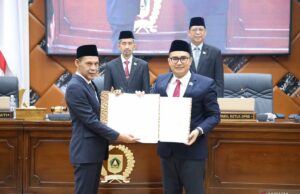 El gobierno de Bogor Regency y DPRD aprueban la regulación regional y el borrador de retribución regional Pemkab dan DPRD Bogor setujui Raperda Pajak dan Retribusi Daerah