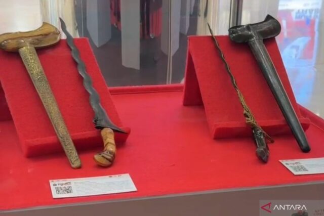 El gobierno de Bogor Regency celebra la exposición del patrimonio El gobierno de Bogor Regency celebra la exposición del patrimonio real en Cibinong City Mall