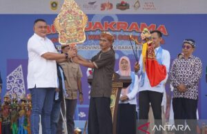 Título de las artes tradicionales, Bogor Regency Gobierno posee Binojakrama Padalangan Wayang Golek Purwa Título de las artes tradicionales, Bogor Regency Gobierno posee Binojakrama Padalangan Wayang Golek Purwa