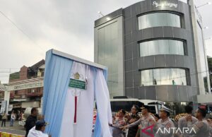 El jefe de policía regional de Java Occidental inaugura el puesto de policía y Jalan Jeegeng en el área de Simpang Gadog, Ciawi El jefe de policía regional de Java Occidental inaugura el puesto de policía y Jalan Jeegeng en el área de Simpang Gadog, Ciawi