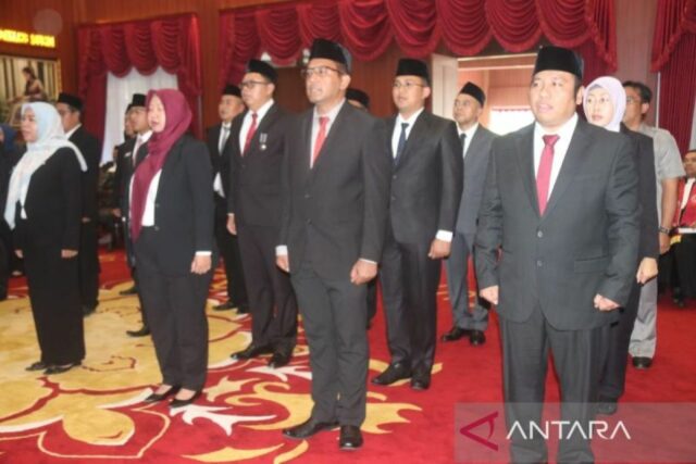Bogor Regent instala 25 funcionarios para la aceleración de desarrollo regional

