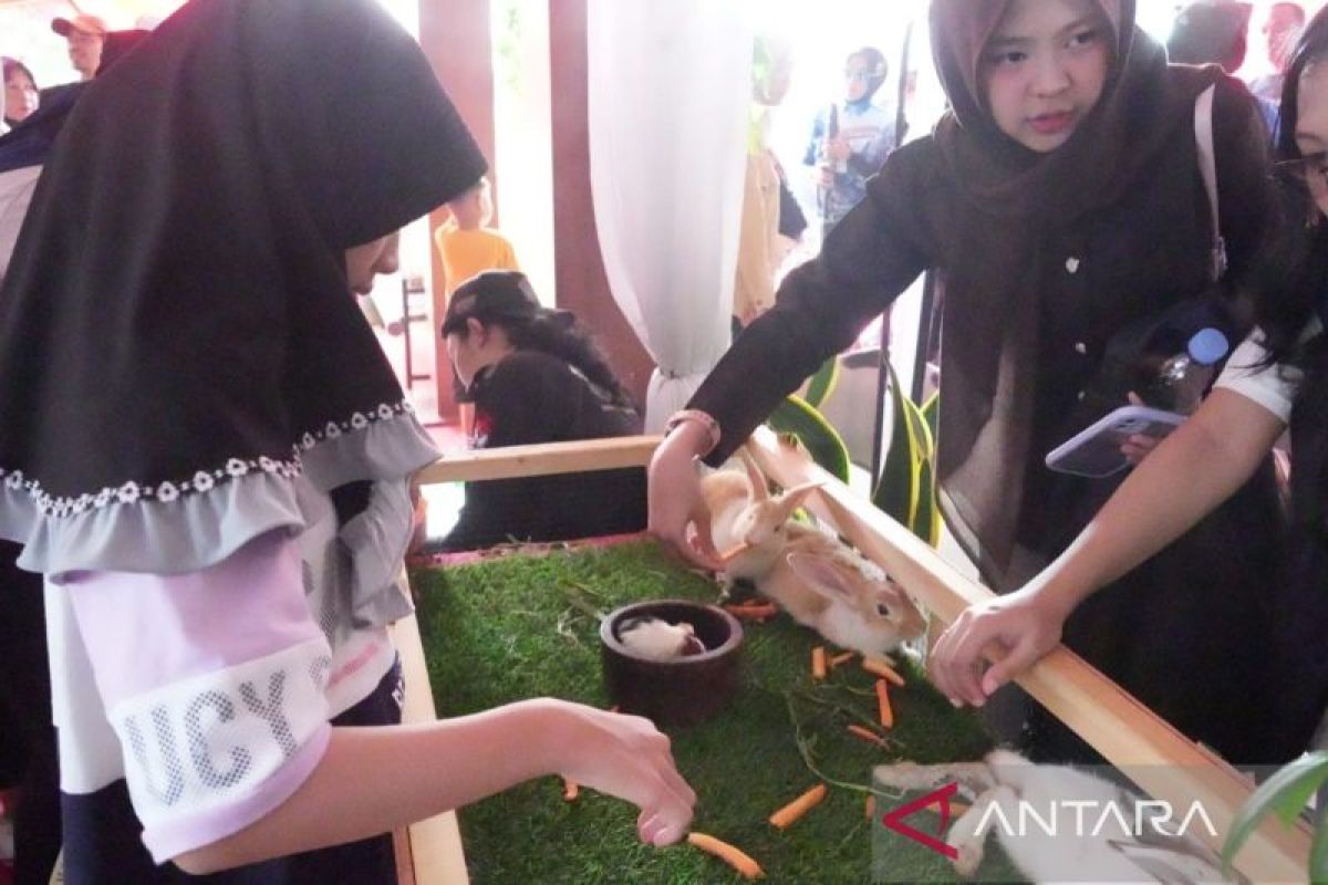 Bogor Regency Diskanak Presentando Mini Zoo educativo que aumenta el 543º HJB

