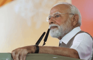 Uttar Pradesh: el primer ministro Modi se reúne con la familia de la víctima de Pahalgam asesinado Shubham Dwivedi en Kanpur, se emociona PM Modi meets family of slain Pahalgam terror attack victim Shubham Dwivedi