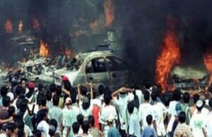 El Foro de Activistas de Mujeres Jóvenes pregunta al Ministro de Cultura Fadli Zon que se disculpa por la tragedia 98 El Foro de Activistas de Mujeres Jóvenes pregunta al Ministro de Cultura Fadli Zon que se disculpa por la tragedia 98