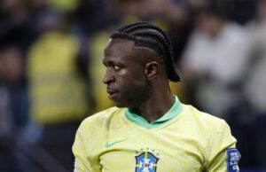 Vinicius Junior cojera durante Brasil vs Paraguay FIFA World Cup 2026 Calificador Vinicius Junior cojera durante Brasil vs Paraguay FIFA World Cup 2026 Calificador