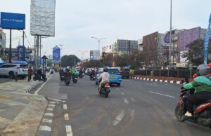 Depok City Government Design a un programa para disminuir los cables aéreos en varios lugares Depok City Government Design a un programa para disminuir los cables aéreos en varios lugares