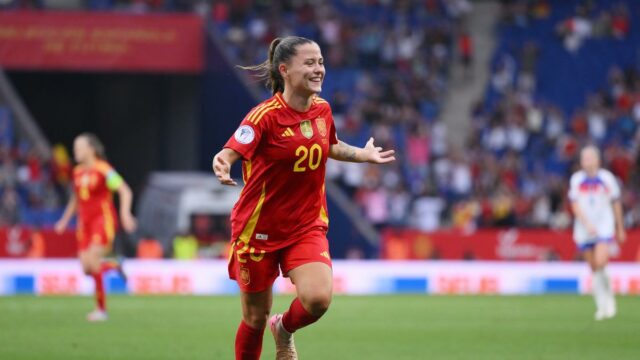 Liga de las Naciones Femeninas de la UEFA: el aparato ortopédico de Pina ayuda a España a vencer a Inglaterra a ingresar a semifinales

