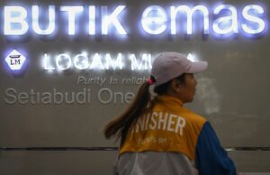 El precio del oro de Antam cayó en Rp6,000 a Rp1,937 millones/gramo el jueves El precio del oro de Antam cayó en Rp6,000 a Rp1,937 millones/gramo el jueves