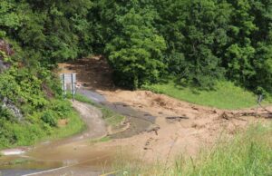 Trail of the Apalaches damaged and standing hostel of bears evacuated in the midst of sudden floods Trail of the Apalaches damaged and standing hostel of bears evacuated in the midst of sudden floods