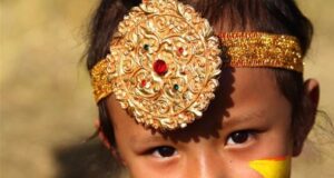 Festival Udhauli Marcando la migración de animales y pájaros celebrados en Nepal Festival Udhauli Marcando la migración de animales y pájaros celebrados en Nepal