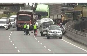 Superar sobre la dimensión y los vehículos de carga sobre la carga, el gobierno emitirá perpresas Truk berukuran besar melintas di ruas tol. (Foto ilustrasi).