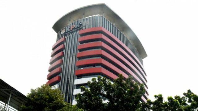 El KPK llamó a dos ex funcionarios de la MPR El KPK llamó a dos ex funcionarios de la MPR sobre la supuesta corrupción de las compras.