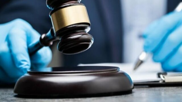 El ex director general de Indofarma fue sentenciado a 10 El ex director general de Indofarma fue sentenciado a 10 años de prisión de un caso de corrupción de un sistema médico de RP377 mil millones