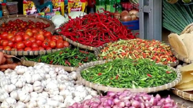 Ilustrasi harga pangan, cabai hingga bawang.