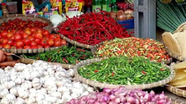 Cebolla hasta que el pimiento rojo de Cayenne sube

