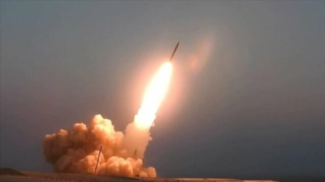 ¡Irán ataca la base militar estadounidense en Qatar e Irak, la Segunda Guerra Mundial, ante sus ojos!

