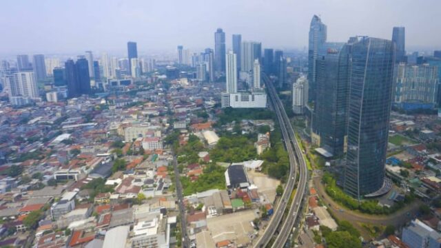 Esta encuesta demuestra que la mayoría de los indonesios son optimistas sobre la economía nacional en el futuro.

