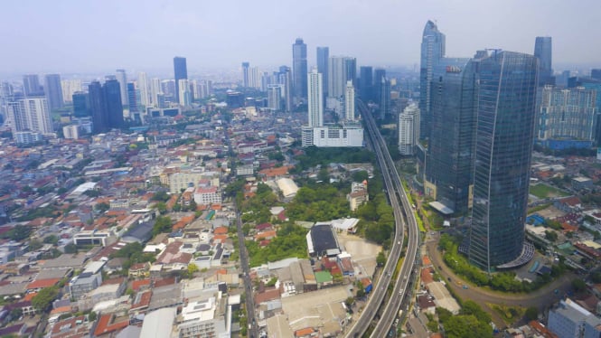 Esta encuesta demuestra que la mayoría de los indonesios son optimistas sobre la economía nacional en el futuro.

