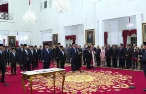 La práctica de los puestos dobles de submininistas ha sido subrayado, el gobierno fue invitado a obedecer la constitución La práctica de los puestos dobles de submininistas ha sido subrayado, el gobierno fue invitado a obedecer la constitución