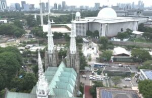 Book Riot’s Ofers of the Day para el 5 de junio de 2025 Masjid Istiqlal dan Gereja Katedral di Jakarta Pusat.